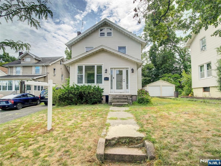 82 S Roosevelt Square, Englewood, NJ 07631 - photo 1