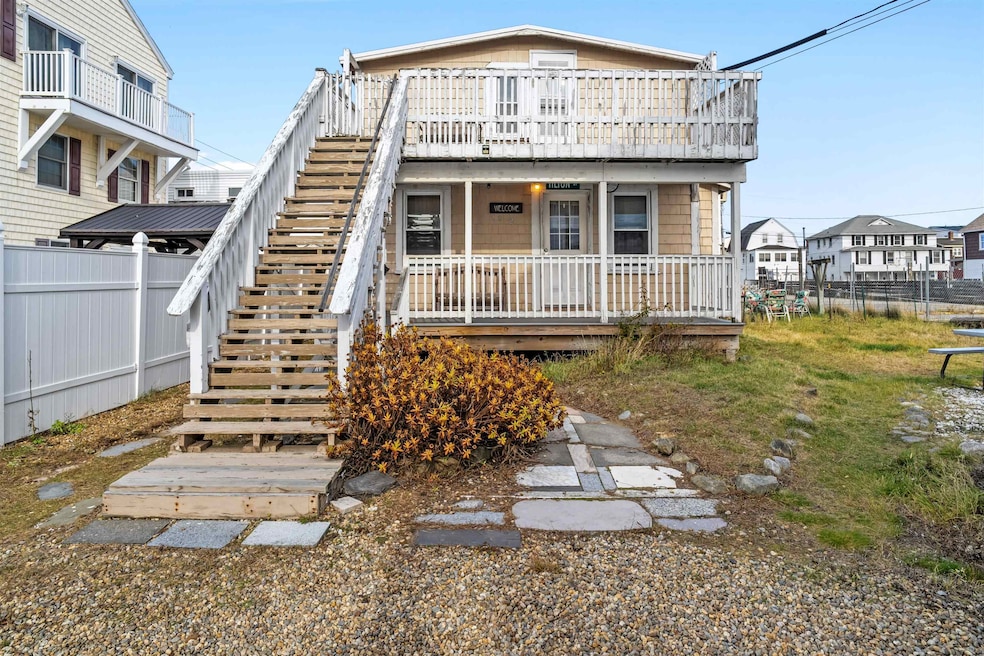 22 1/2 I St unit 2, Hampton, NH 03842 - photo 1