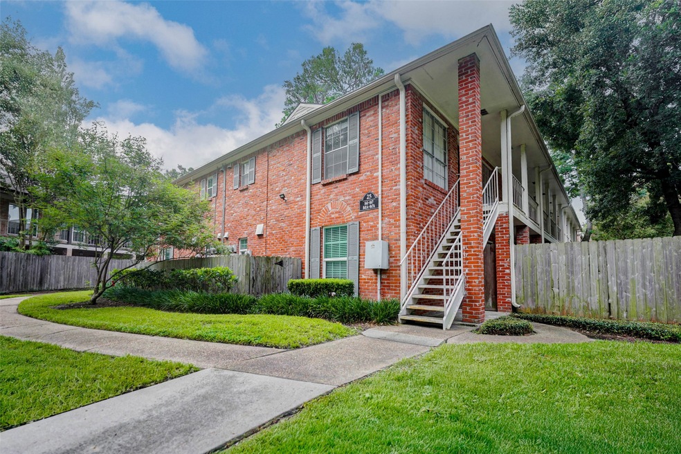 845 Wax Myrtle Ln unit A, Houston, TX 77079 - photo 1