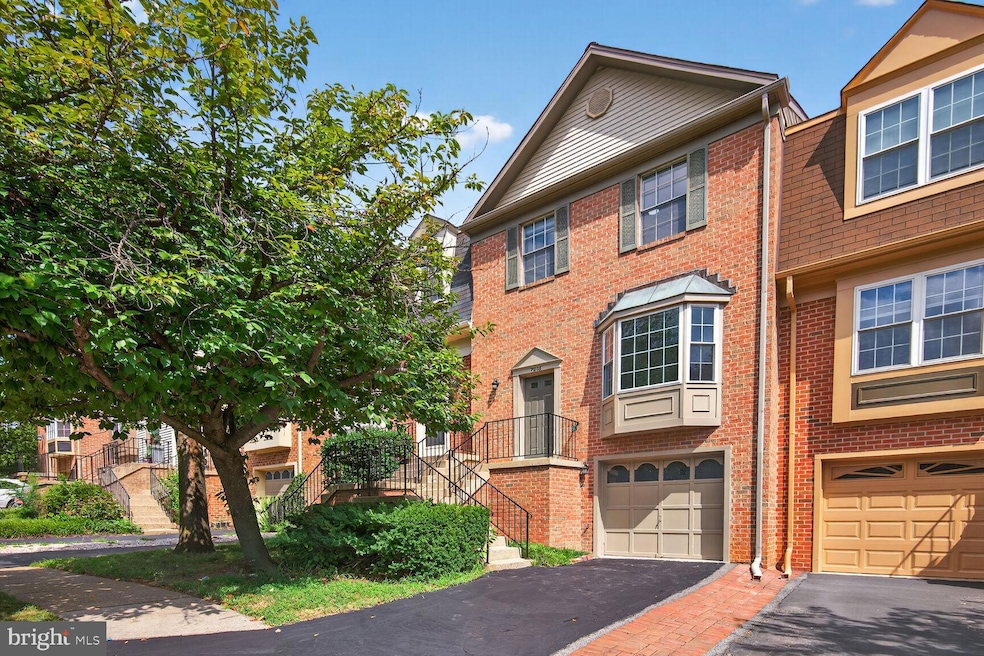 Under Contract $649,900