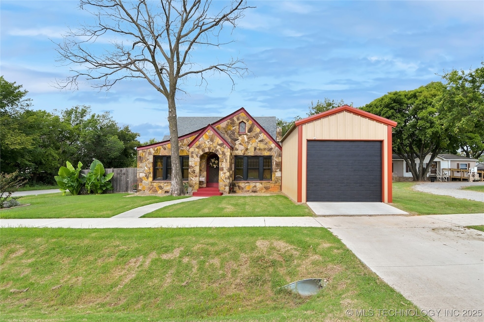 420 S 5th St, Ringling, OK 73456 - photo 1