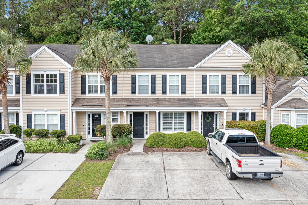 1001MarshGrass.MLS.MoodyBrandingBoutique