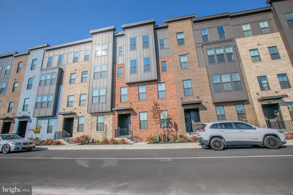 10010 American Pharoah Ln unit B, Laurel, MD 20723 - photo 1
