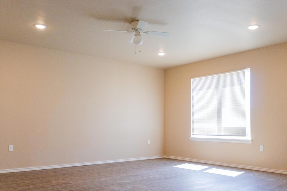 For Rent $1,400/month
