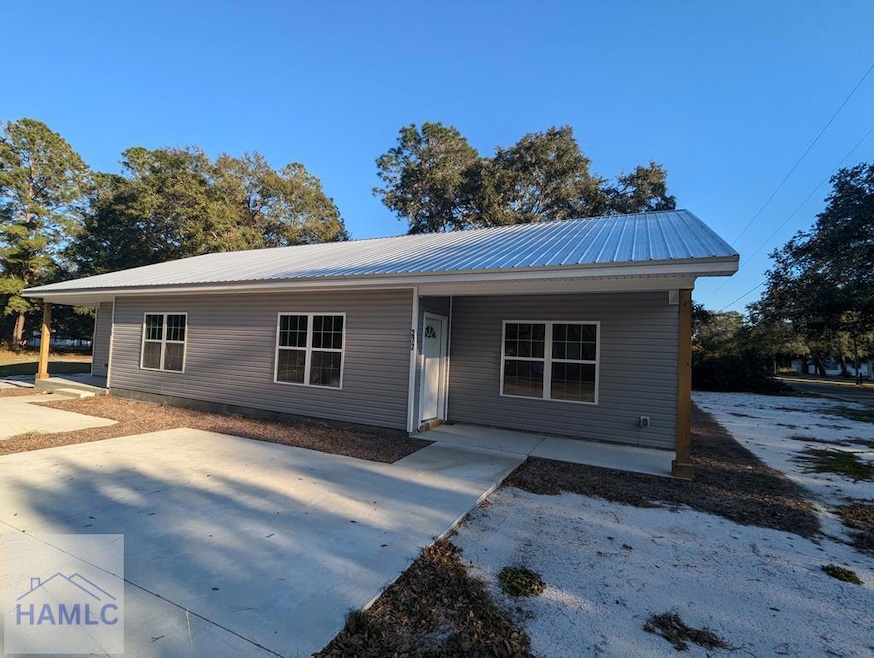 277 Myrtle Ave, Jesup, GA 31546 - photo 1