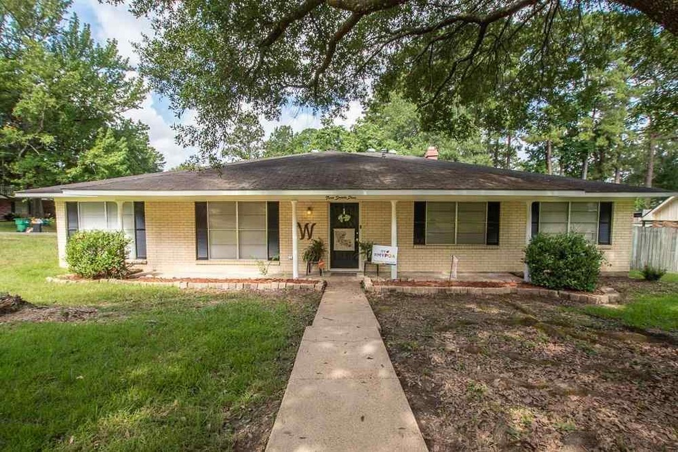 374 Highland Dr, Pineville, LA 71360 - photo 1