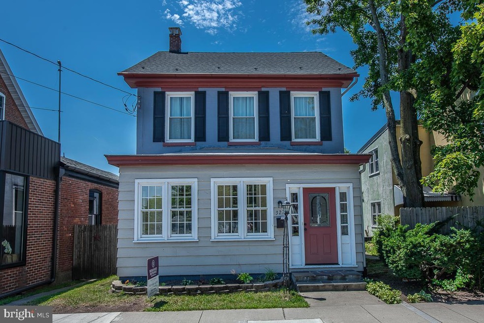 327 Main St, Pennsburg, PA 18073 - photo 1