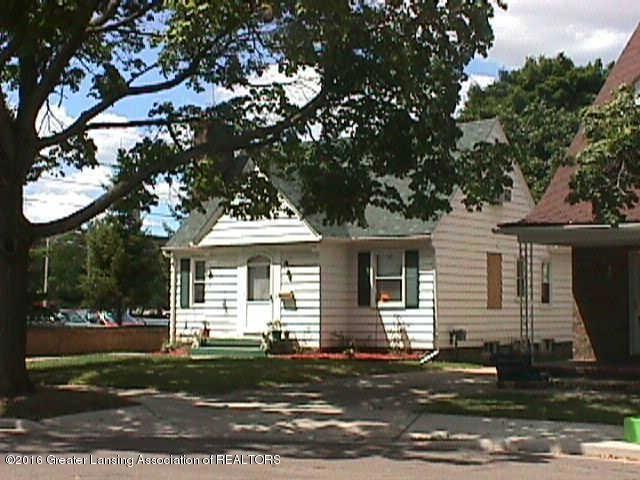 2118 Colvin Ct, Lansing, MI 48910 - photo 1