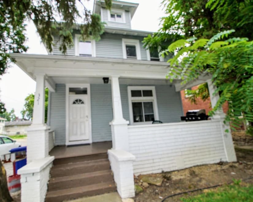 321 E 17th Ave