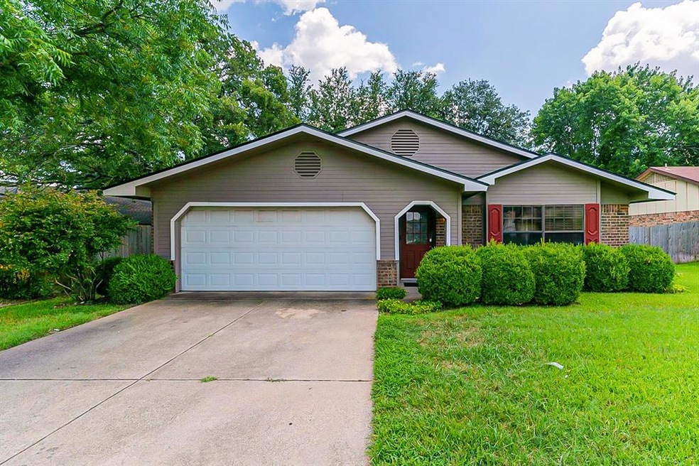 2232 Sequoia Ln, Bedford, TX 76021 - photo 1