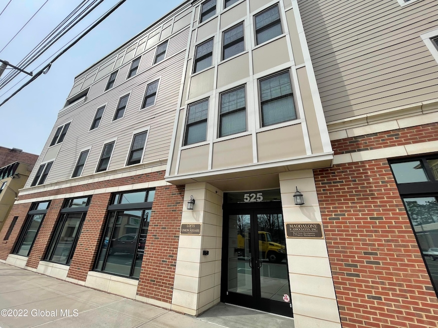 525 Union St, Schenectady, NY 12305 - photo 1