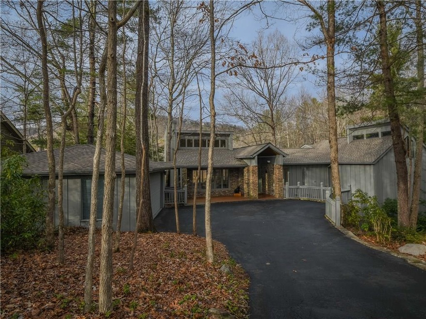 Large flowing lakefront home on lake Petit