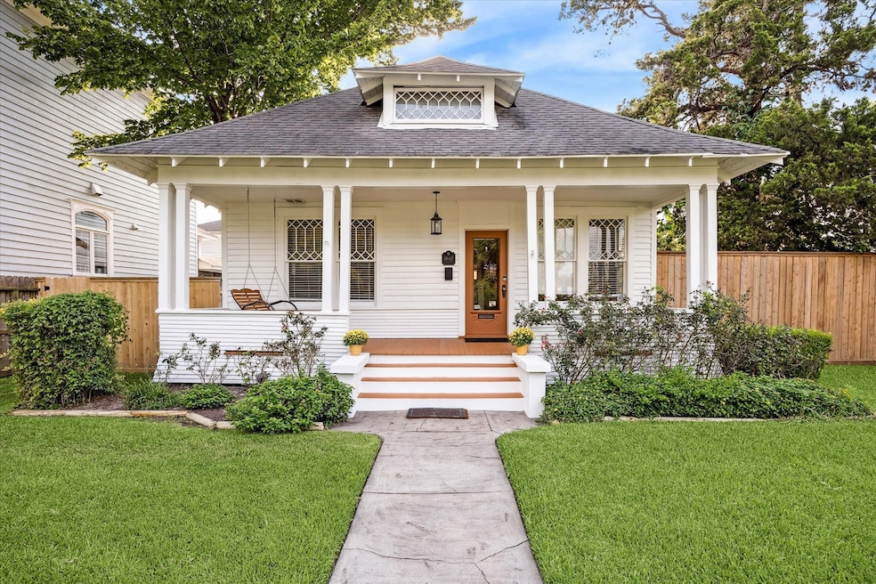 1847 Cortlandt St, Houston, TX 77008 - photo 1