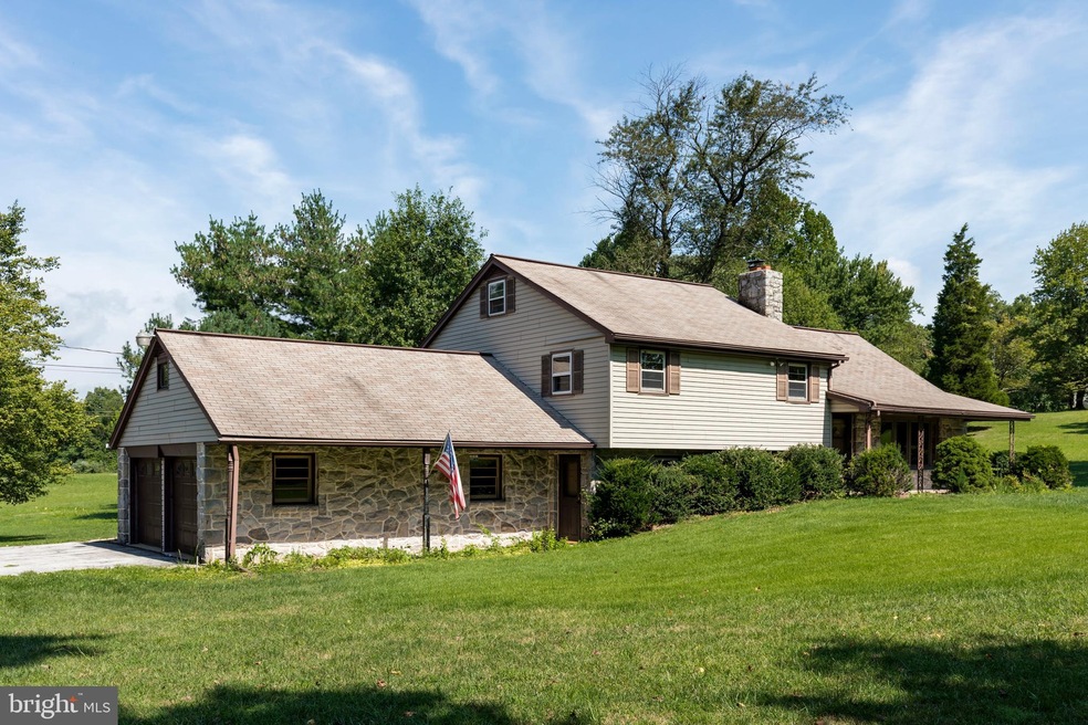 505 Sycamore Rd, Douglassville, PA 19518 - photo 1