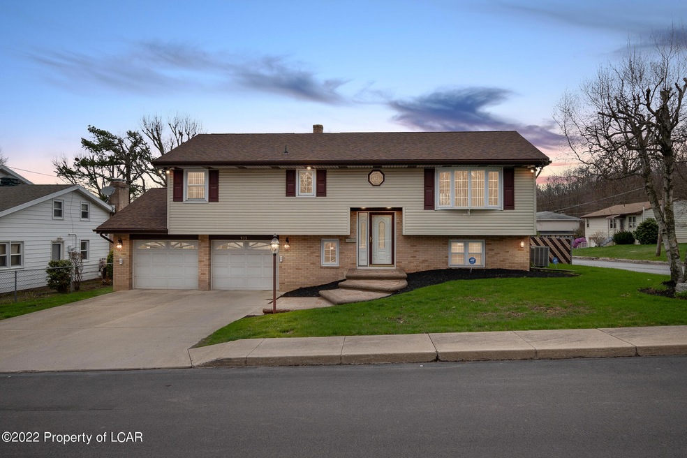 935 Seybert St, Hazleton, PA 18201 - photo 1