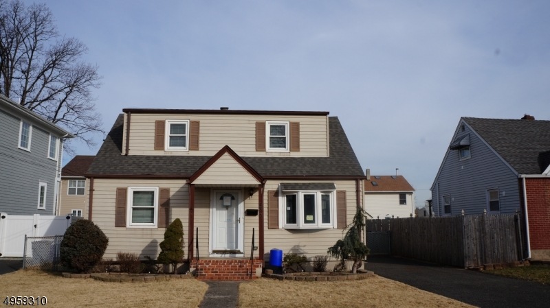 592 Maple Ave, Saddle Brook, NJ 07663 - photo 1