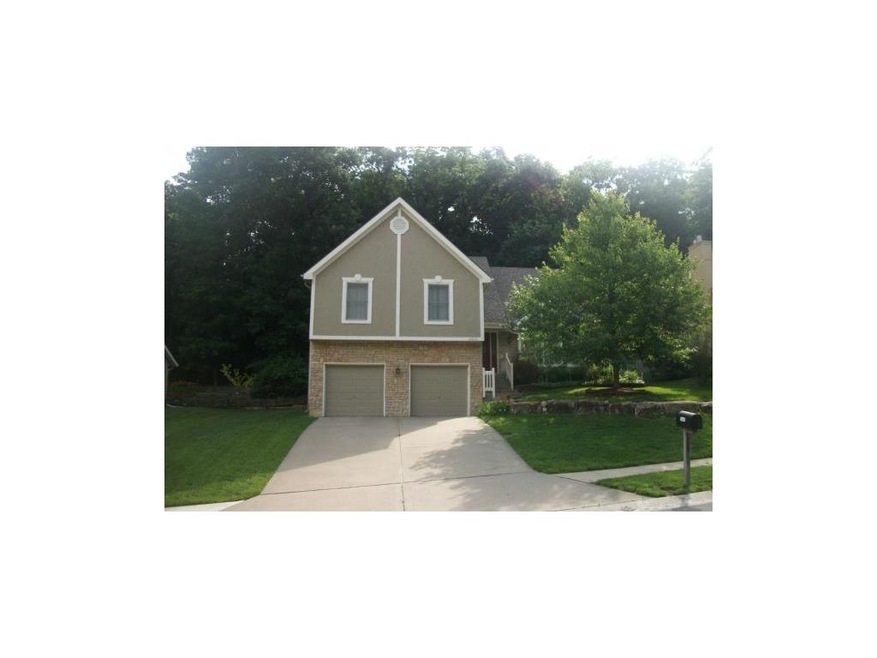 Beautiful home -- great curb appeal!!