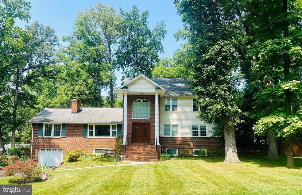 3530 Laurel Leaf Ln, Fairfax, VA 22031 - photo 1