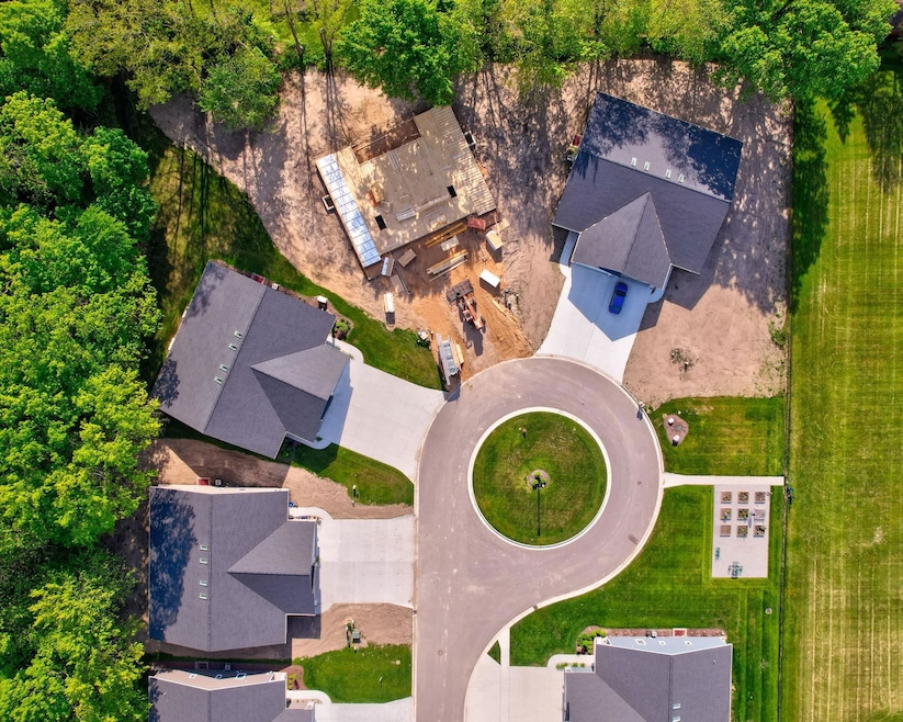 4211 Woodburn Ct unit 18, Saginaw, MI 48603 - photo 1