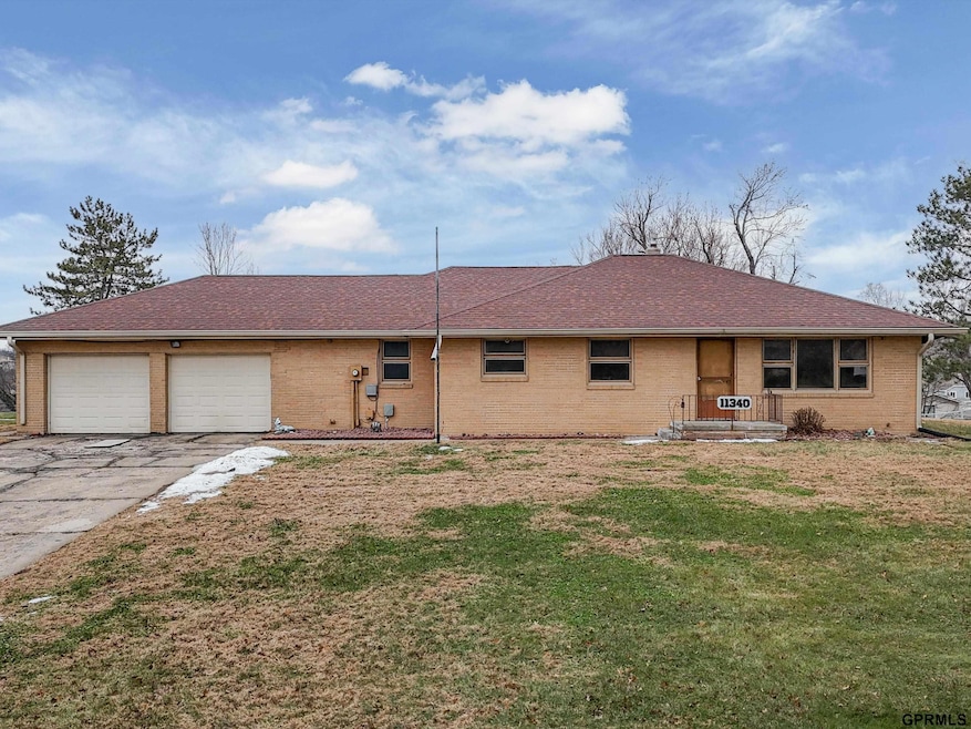 11340 Old Maple Rd, Omaha, NE 68164 - photo 1