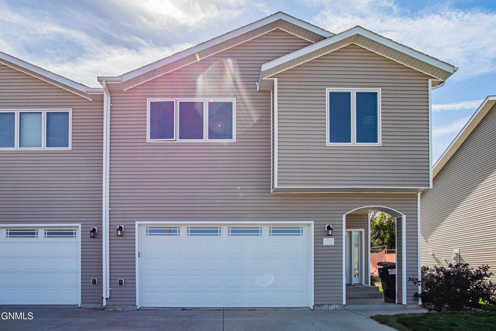 3725 Mckenzie Dr 2