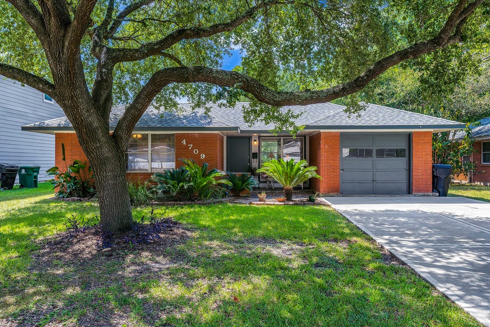 4709 Sanborn Dr, Houston, TX 77092 - photo 1