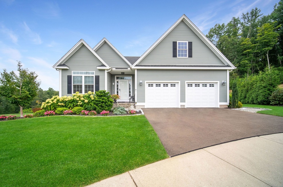 114 Summer Ln unit 9, North Haven, CT 06473 - photo 1