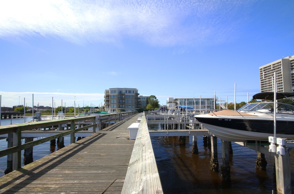 Laurens Place 2A_building from dock