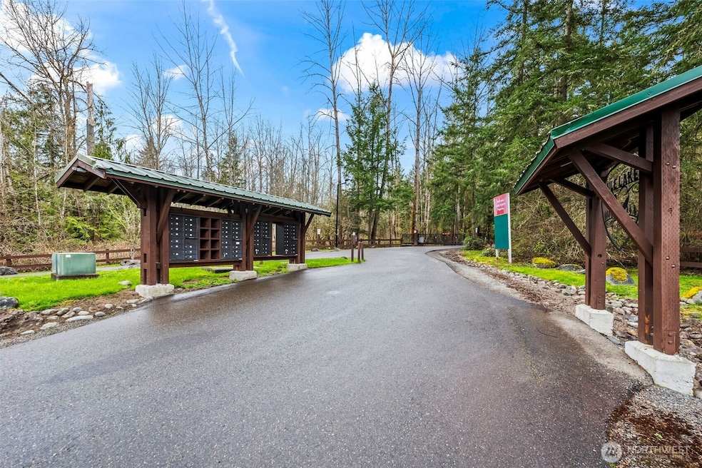 123 Highland Dr E, Roy, WA 98580 - photo 1