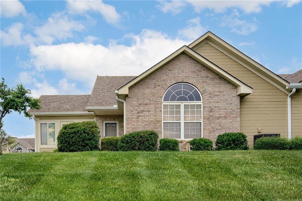 11372 S Pflumm Rd, Lenexa, KS 66215