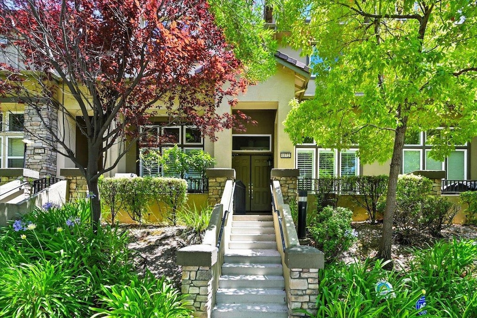 Sold $1,395,000 • Co-Listing Agent