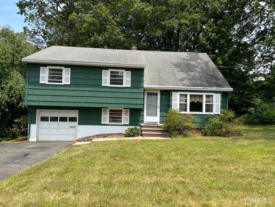 Sold $400,000 • Co-Listing Agent