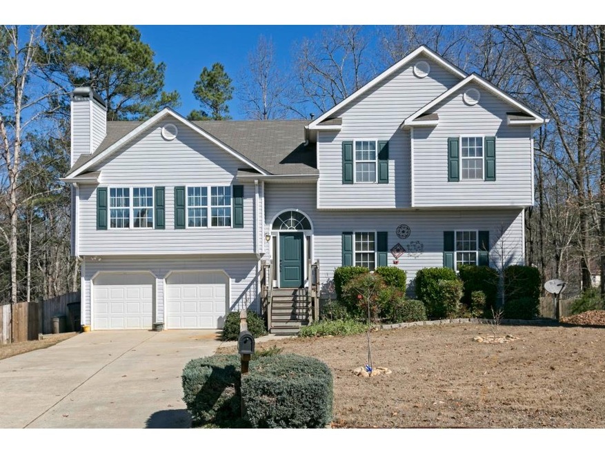 Move-in ready home in Acworth!
