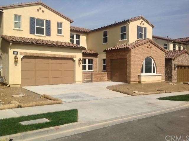 Gorgeous exteriors (actual home shown)