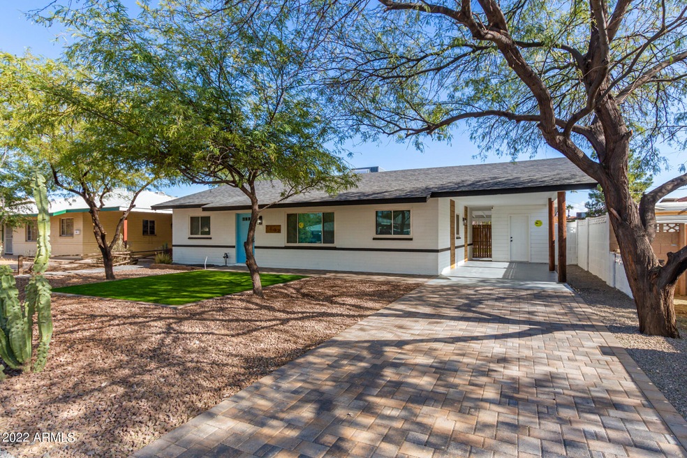 2207 N 28th Place, Phoenix, AZ 85008 - photo 1