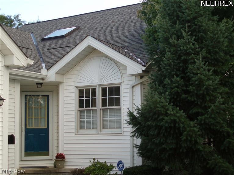 637 Fairfield Ln, Aurora, OH 44202 - photo 1