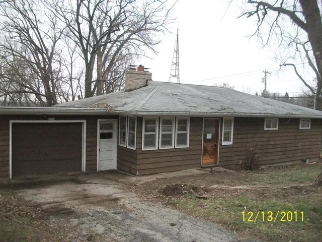 3614 W Plymouth Church Rd, Beloit, WI 53511 - photo 1