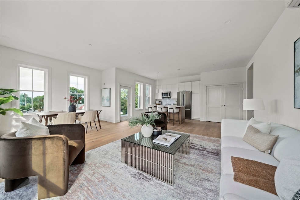 105 Sea St unit 301, Quincy, MA 02169 - photo 1