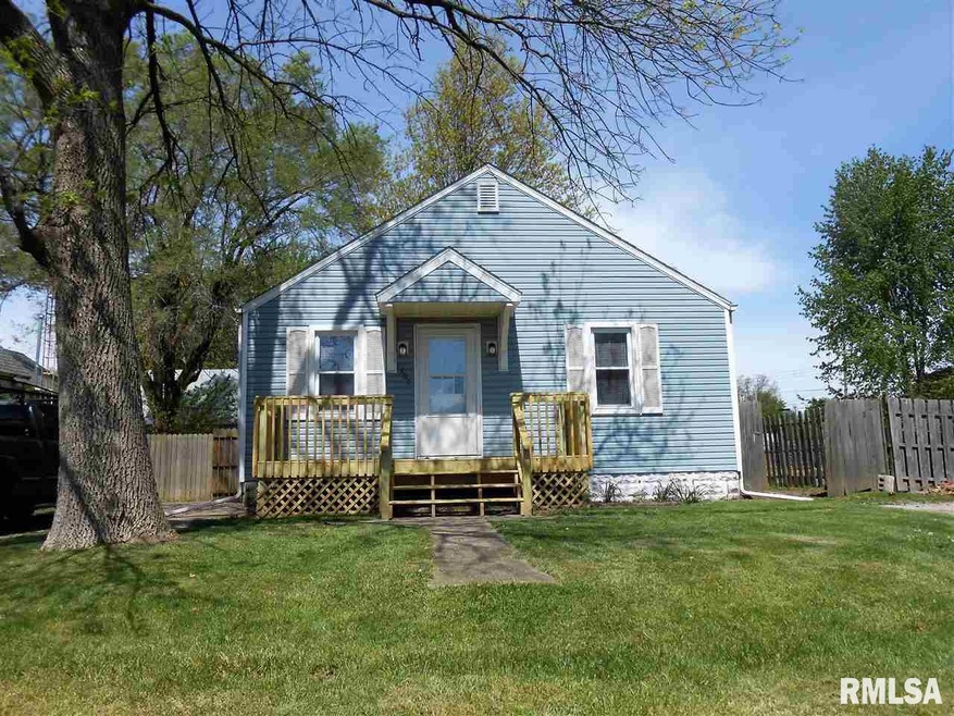 1307 N Kankakee St, Lincoln, IL 62656 - photo 1