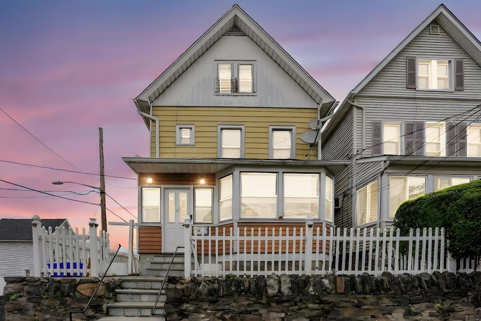 Sold $592,250 • Co-Listing Agent