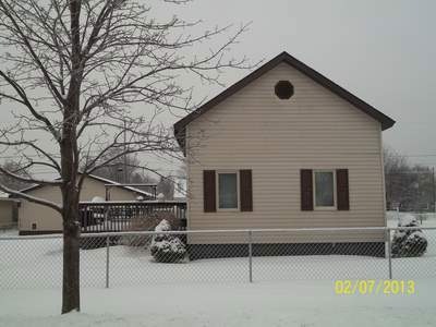 2417 16th Ave, Menominee, MI 49858 - photo 1