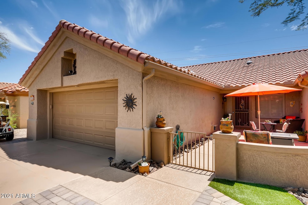 15535 W SKY HAWK DR Sun City-large-002-0
