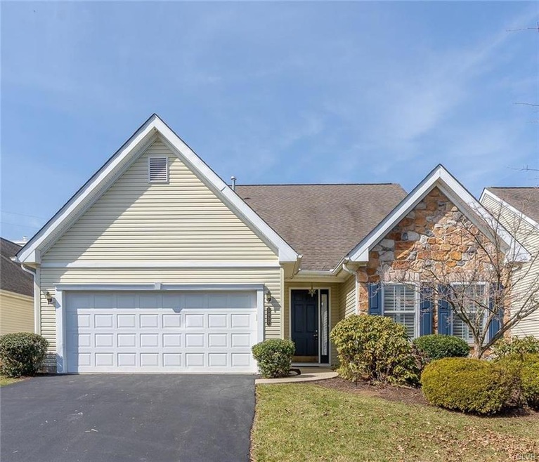 5057 Valley Stream Ln unit 76, Macungie, PA 18062 - photo 1