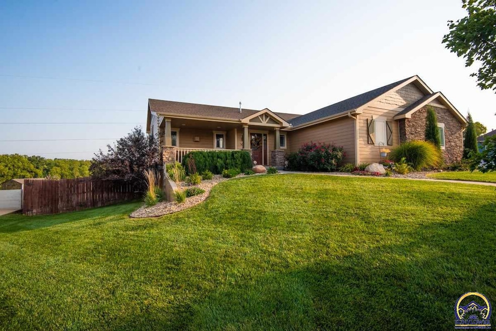 3604 SW 41st St, Topeka, KS 66610 - photo 1