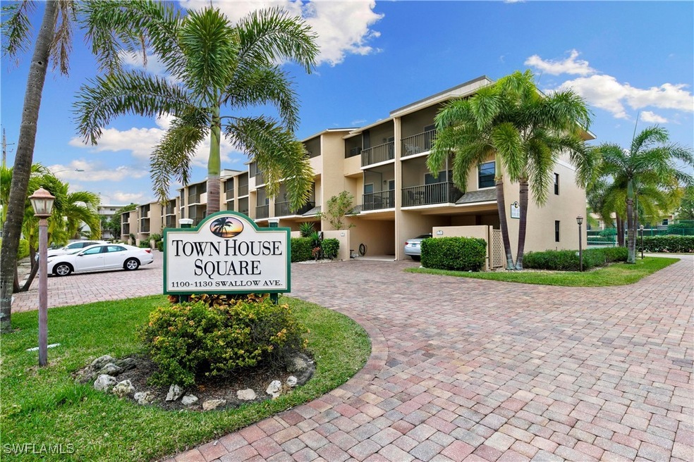 Townhouse Square C-106