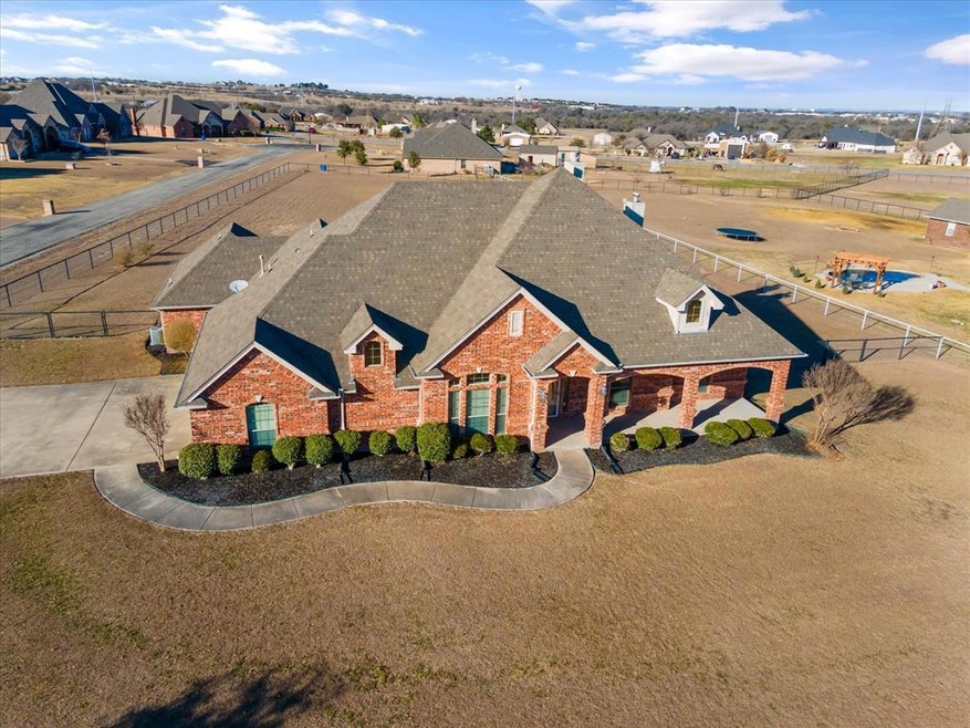 112 Blacktail Ln, Azle, TX 76020 - photo 1