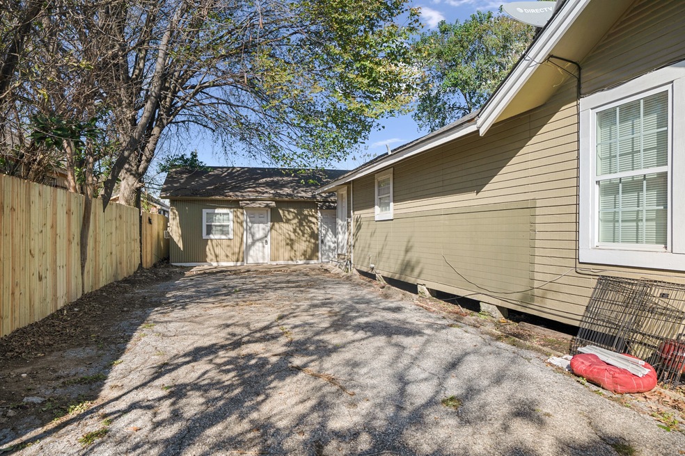 8209 Bangle St unit A, Houston, TX 77012 - photo 1