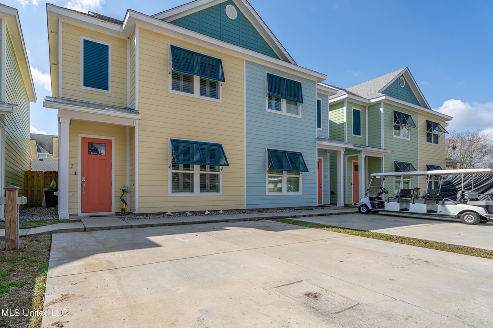 216 Carre Ct unit 17, Bay Saint Louis, MS 39520 - photo 1