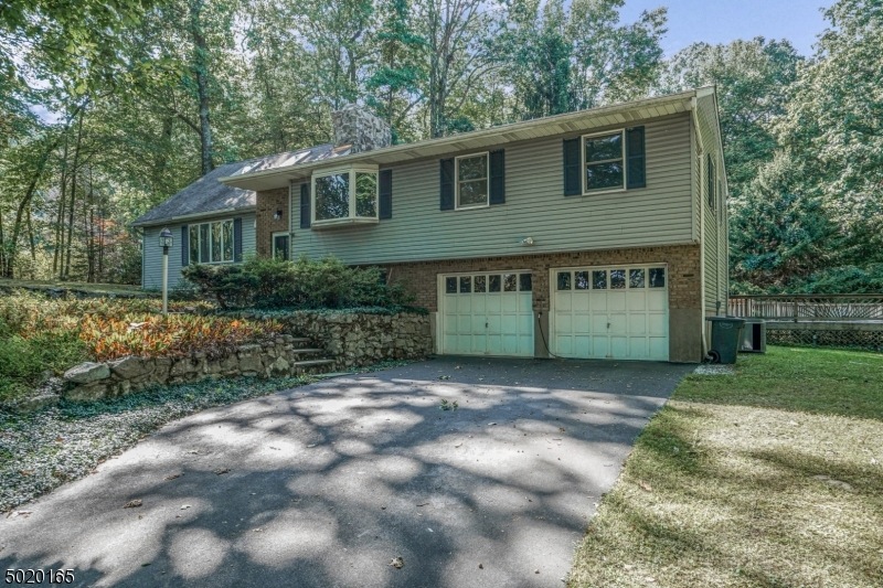 429 Buckhorn Dr, Belvidere, NJ 07823 - photo 1