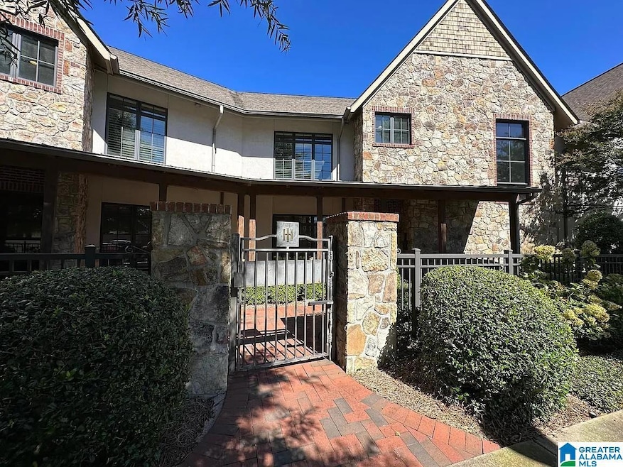 200 Hallman Hill E unit 213, Birmingham, AL 35209 - photo 1